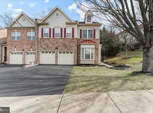 3152 Woods Edge Dr, Garnet Valley, PA 19060