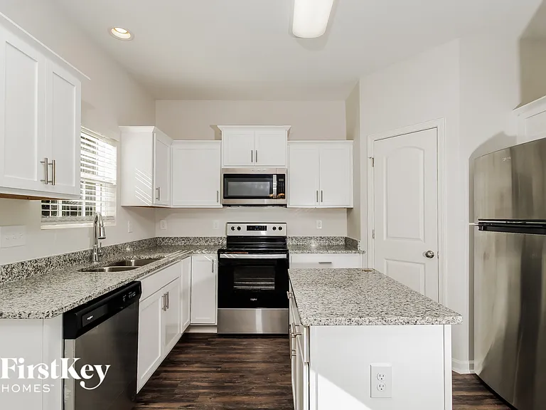 1612 Dodson St — Photo 4