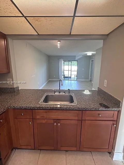 $2,400 20725 NE 8th CT # 106-11 — Photo 3