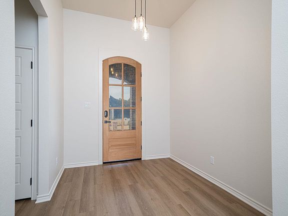 4th image of 3810 Suren Way
