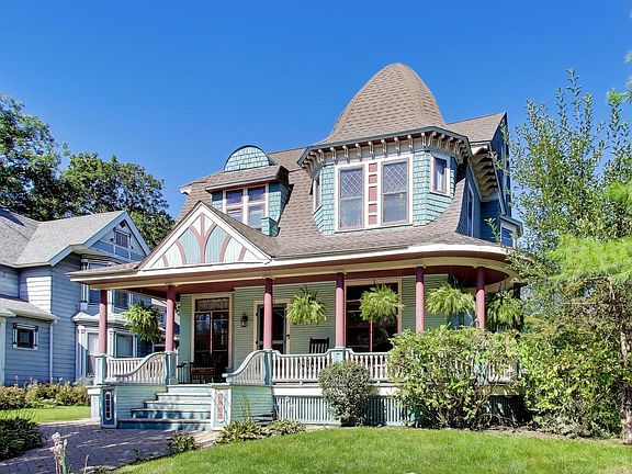 2nd image of 582 Park St