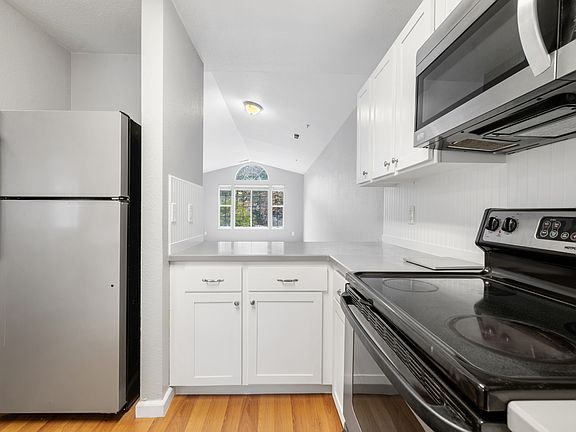 5th image of 54 Little Creek Ln
