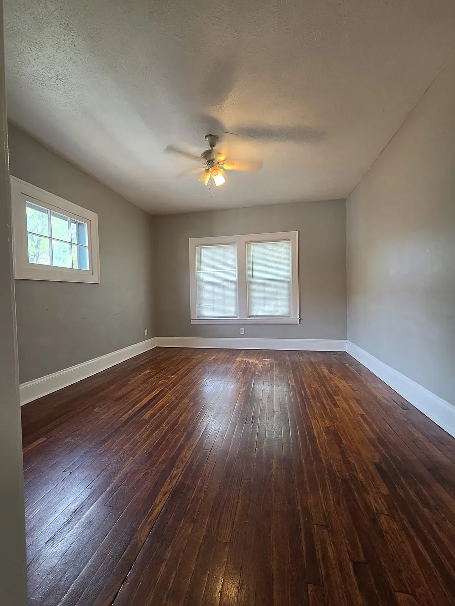 Living room - 1332 W 83rd St
