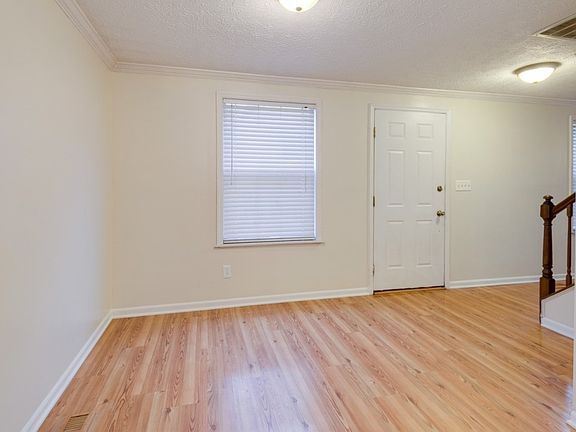 3rd image of 36 Robinwood Ct