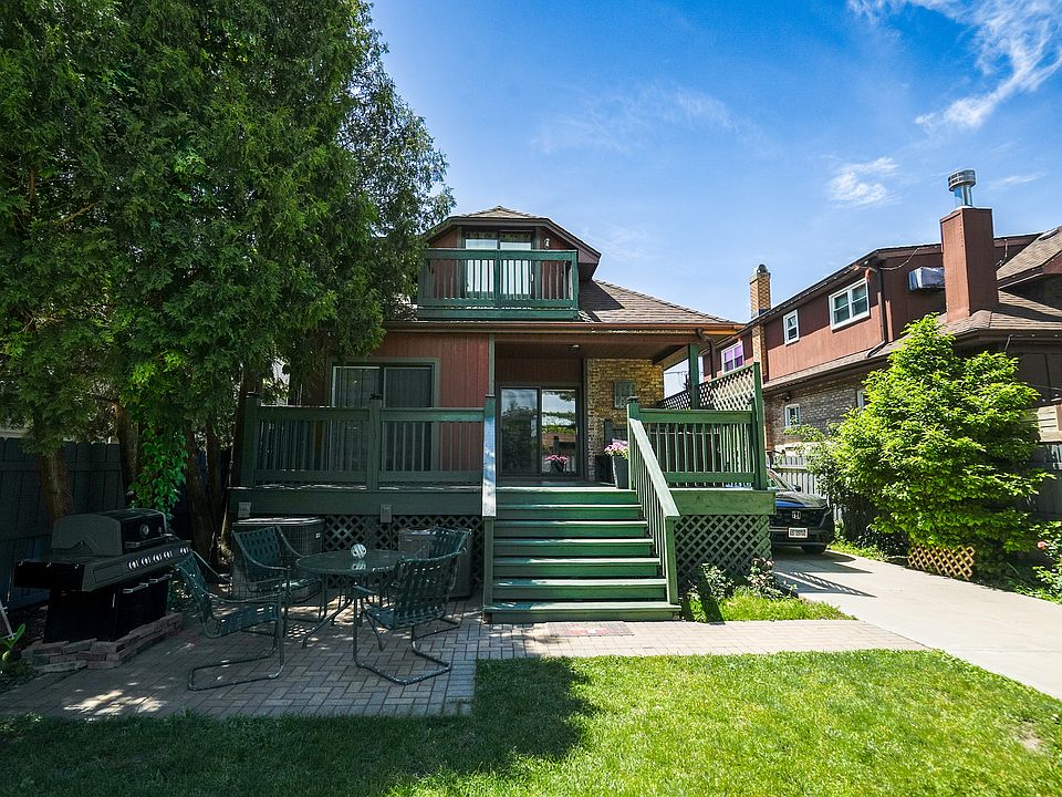 1st image of 2651 Oak St