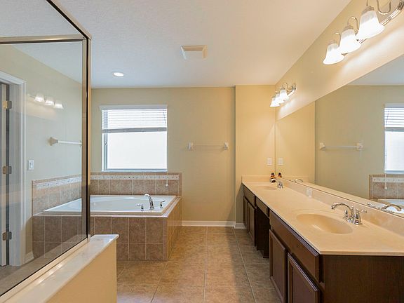 3rd image of 1535 Rushgrove Cir