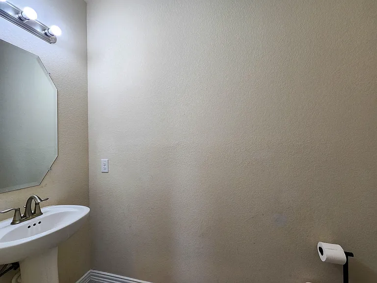 2119 Del Mar Dr — Photo 11
