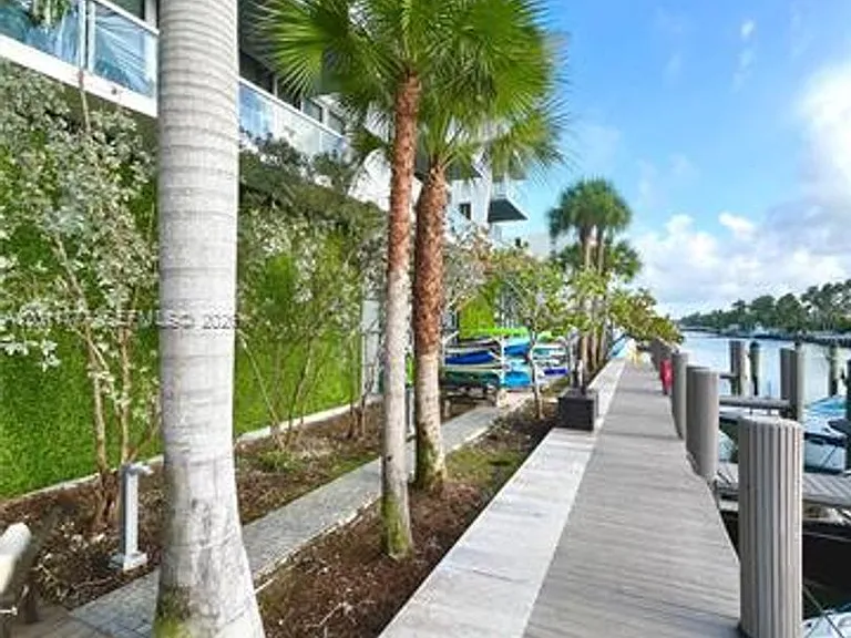 9940 W Bay Harbor Dr #5F — Photo 25
