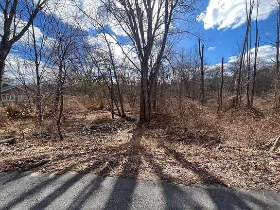 4th image of 221 Old Center Grove Rd