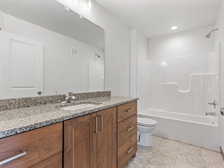2714 10th St W — Photo 14