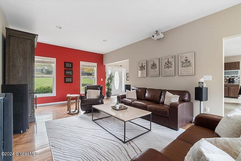 4th image of 48 Bradt Road