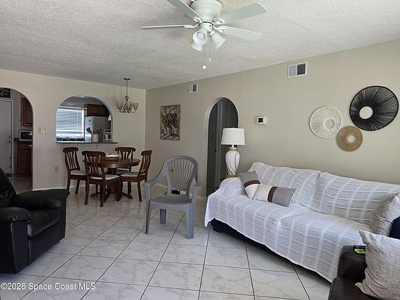 2nd image of 190 E Olmstead Dr Unit B2