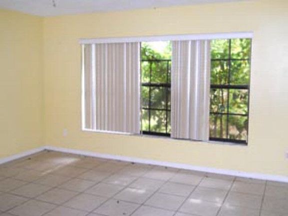 5th image of 34 Farraday Ln