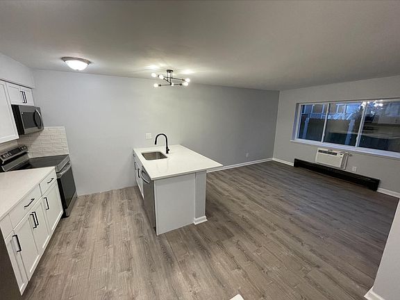 New large kitchen, large kitchen island