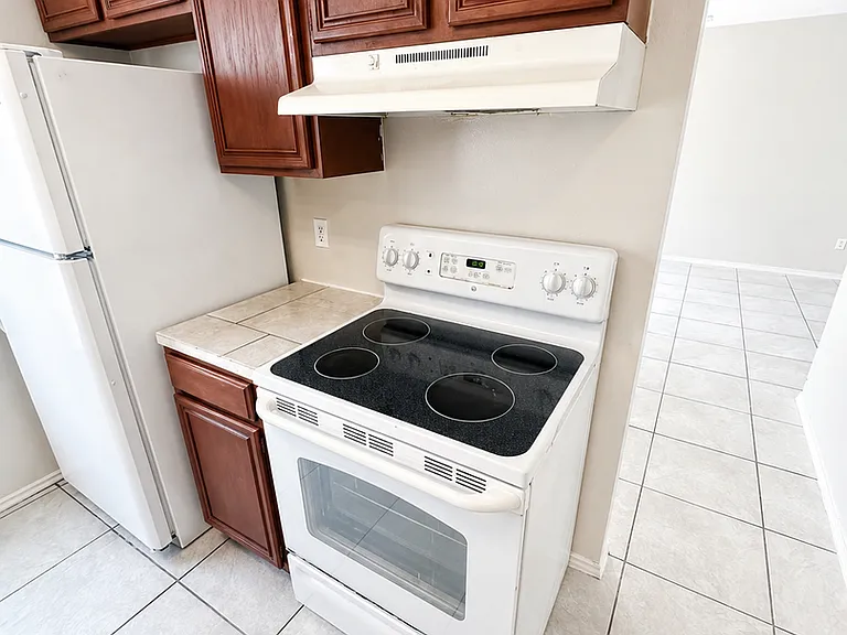 1501 Benttree Dr #B — Photo 4