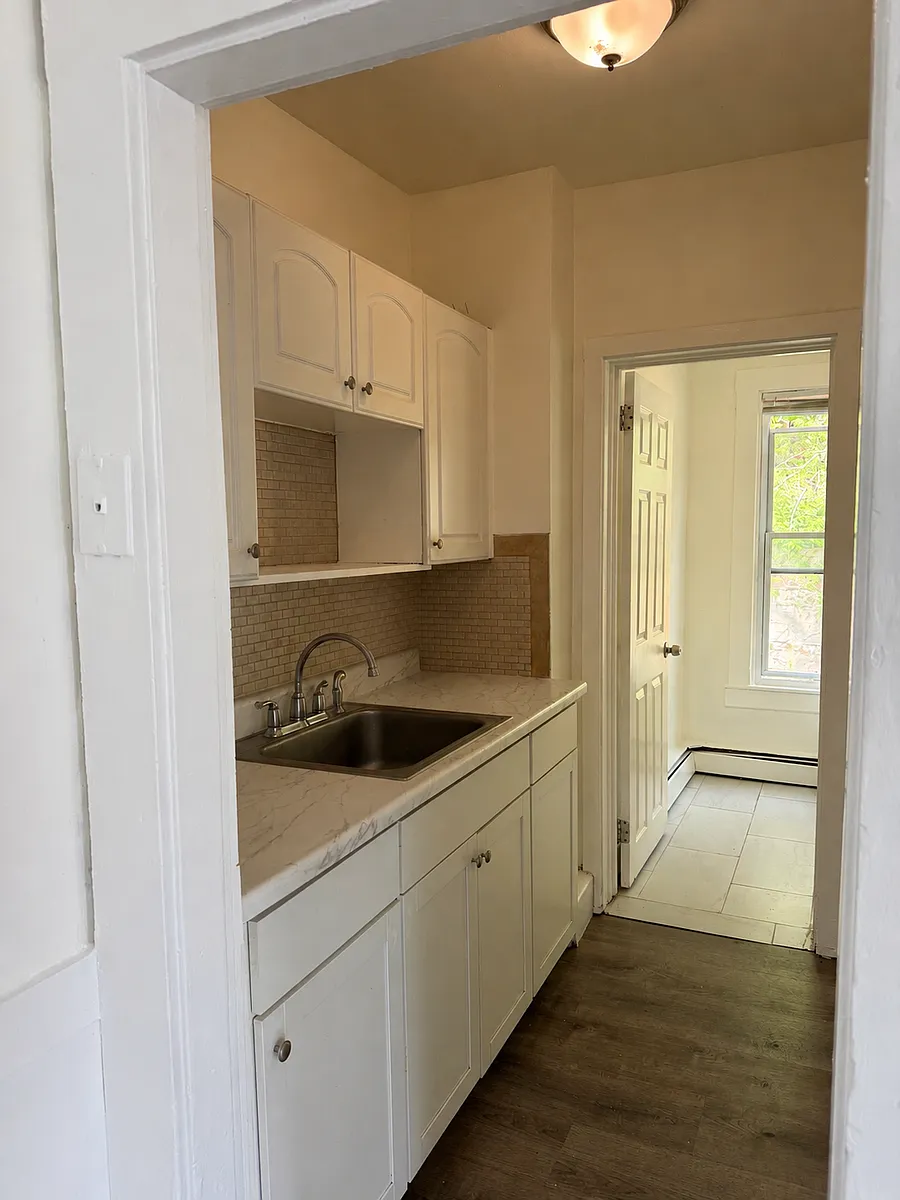 Building Photo - 165 River St #2