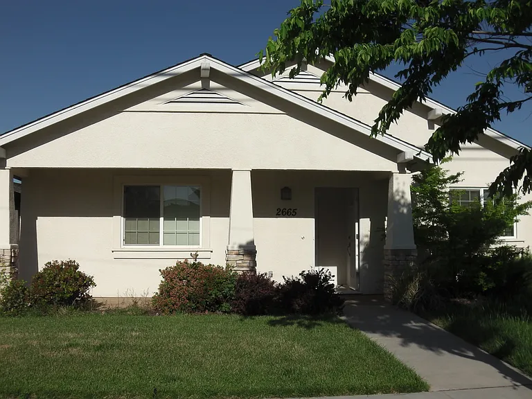 2665 Ceanothus Ave — Photo 1