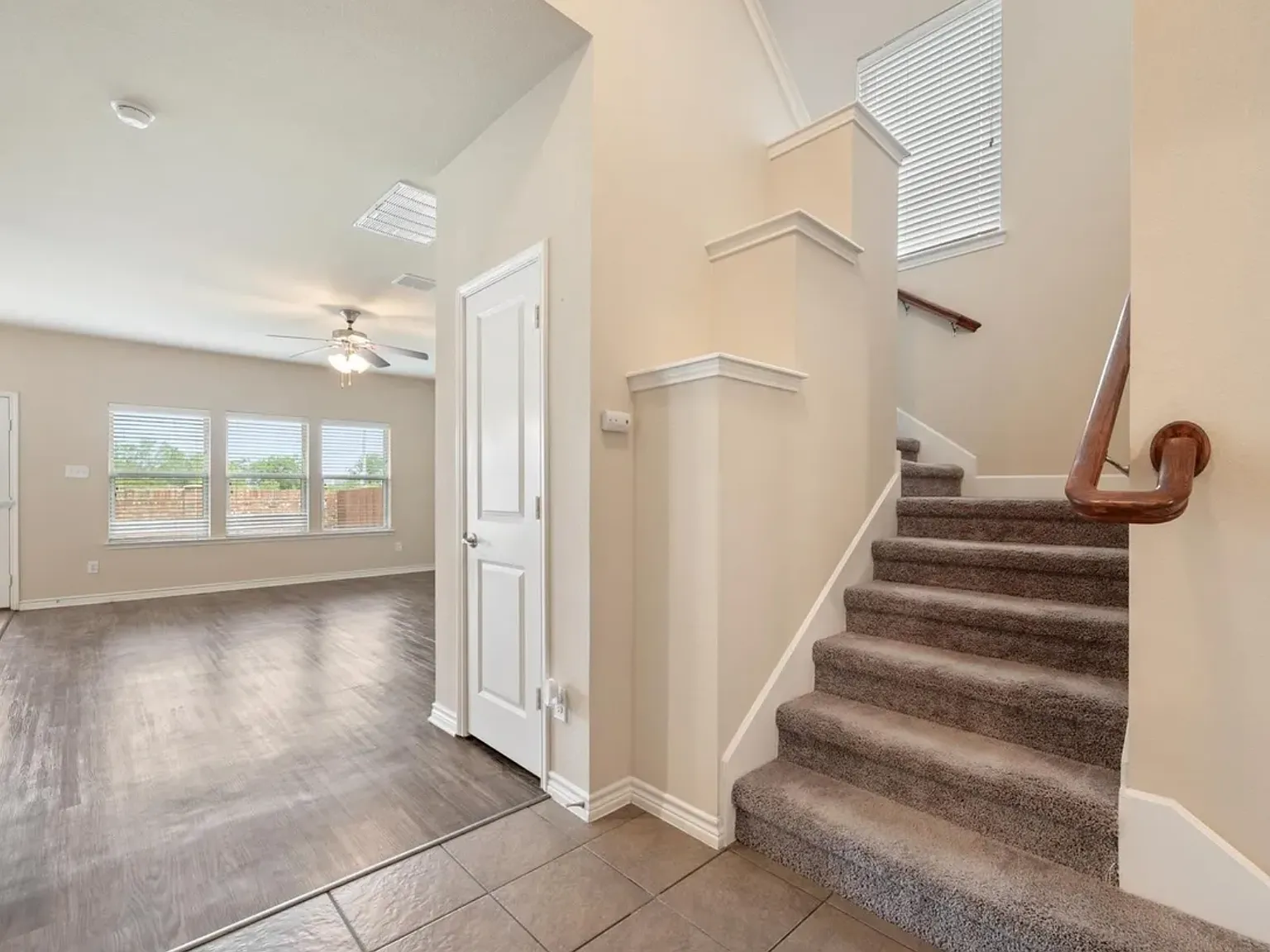 3 bed, 2.5 bath, 1975 sqft, $2,350 — Photo 3