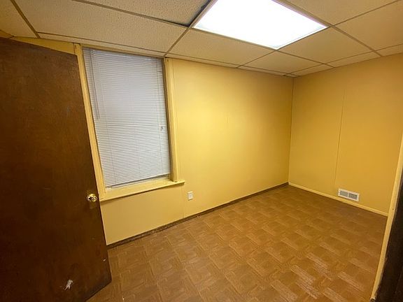 5th image of 2839 W Warren Blvd #1