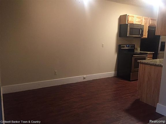 4th image of 145 E Grand River Ave #B
