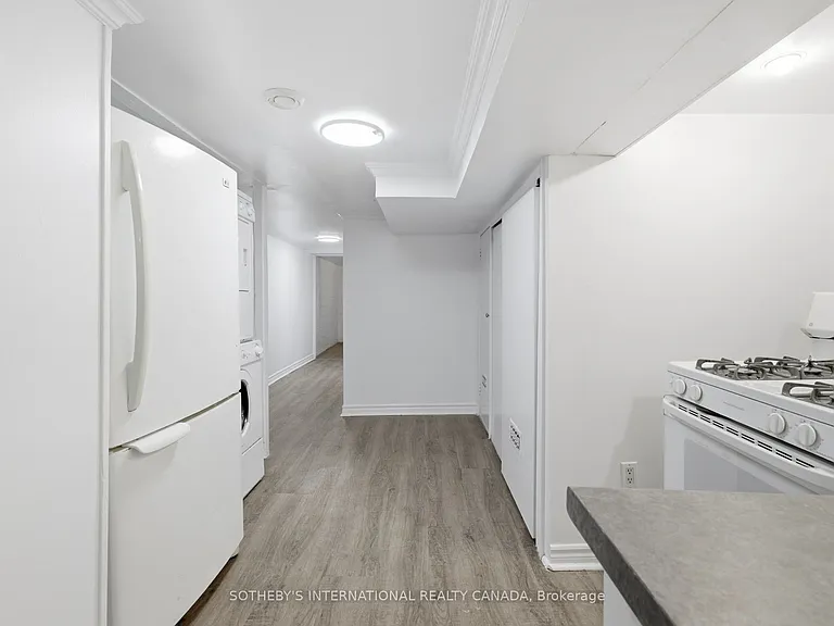284 Euclid Ave #BASEMENT — Photo 10