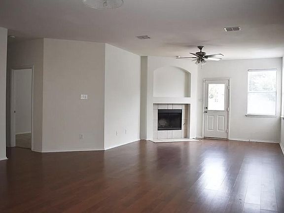 5th image of 2312 Hickory Ct