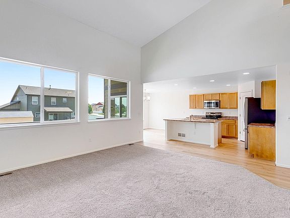 4th image of 520 Lowland St