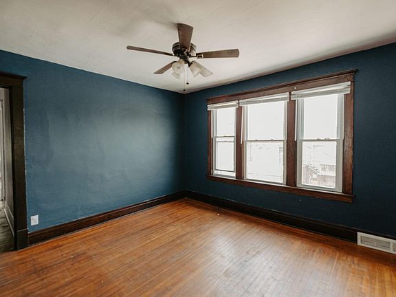 5th image of 96 Traymore St APT 2