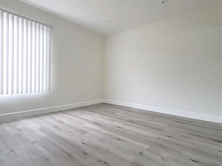 1436 S Centinela Ave — Photo 8