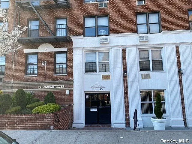 17545 88th Ave photo 1