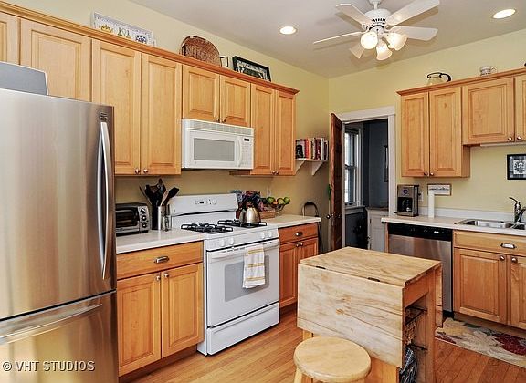 5th image of 1505 W Glenlake Ave