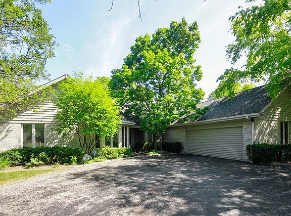 2nd image of 1885 Keats Ln