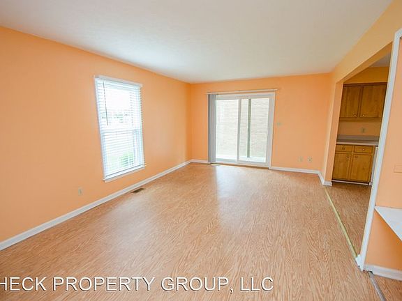 4th image of 329 Midland Blvd