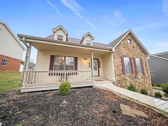 2nd image of 611 Avery Ct