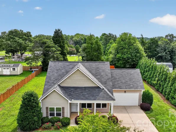 990 Russell Ridge Dr, Catawba, NC 28609
