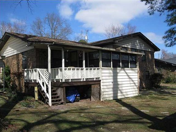 5th image of 34 Joan Dr