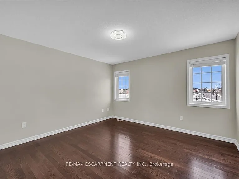 75 Forest Ridge Ave — Photo 33