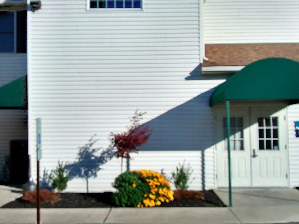 GREAT 2 BDRM OPT w AC,W/D & MORE