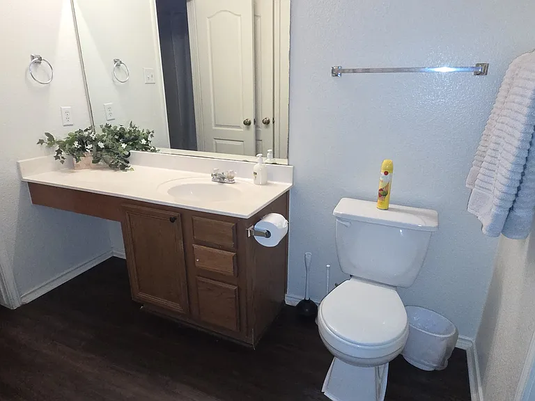 Master Bedroom - Full Bathroom
