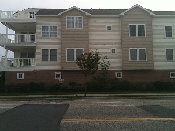 Side facing Surf Ave.