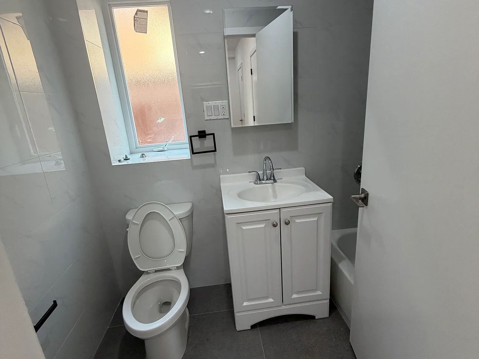 1 bed, 900 sqft, $2,800 — Photo 2