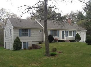 28 Anchor Ln, Cotuit, MA 02635