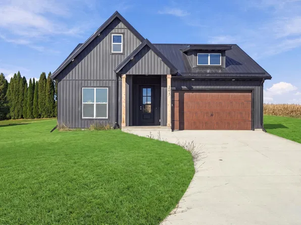 205 W 2nd, Friesland, WI 53935