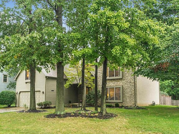 3rd image of 868 Bryn Mawr Dr
