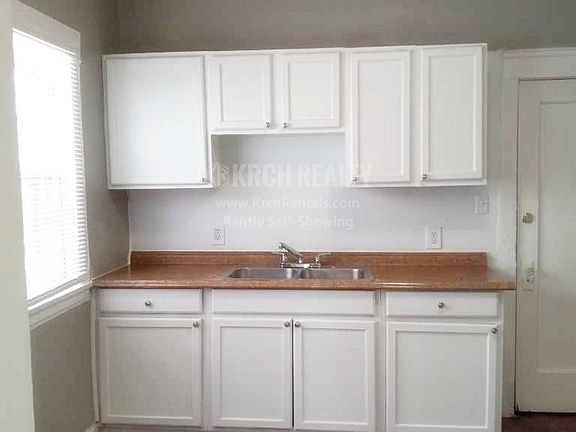 3rd image of 11002 Greenwich Ave #1