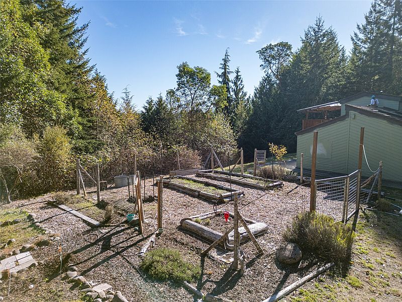 3rd image of 336 Hunt Road