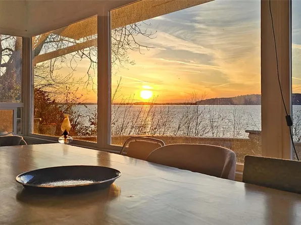 303 Arrowhead Point Lane, Camano Island, WA 98282