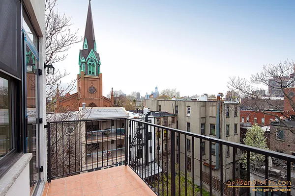 Rented by aptsandlofts.com | media 80