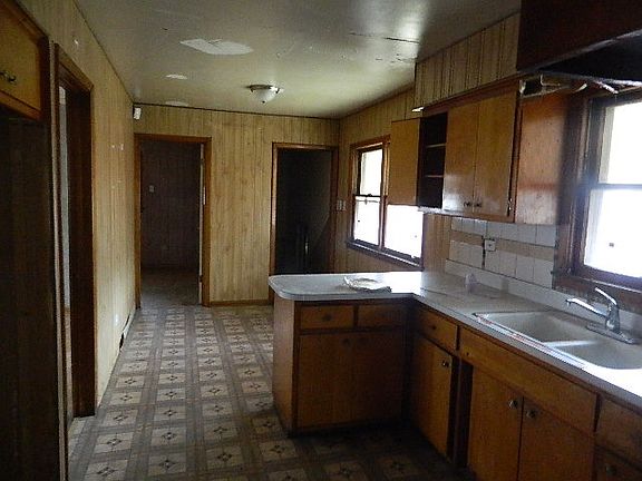 5th image of 4519 S Laramie Ave