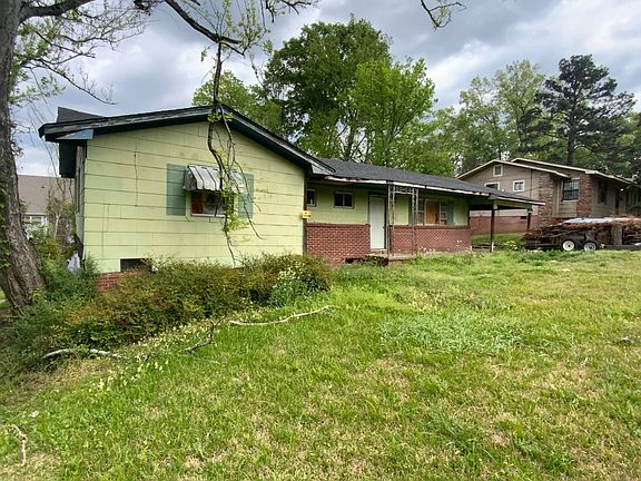 2nd image of 832 Primos Ave